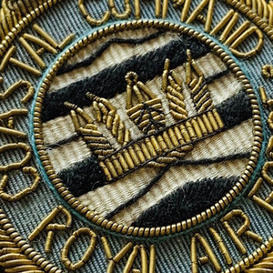 Badges brodés à coudre à bas prix avec détails en fil multicolore, bords renforcés, support en toile de haute qualité - Product Image 6