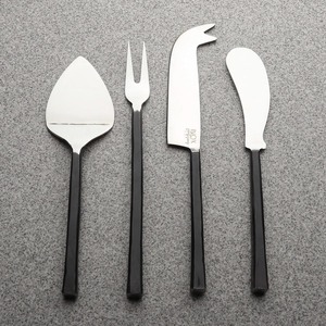 Juego de Cuchillos para Queso de Acero Inoxidable con Mangos Dorados, Herramientas para Queso Ecológicas y Personalizables para Contacto con Alimentos - Product Image 4