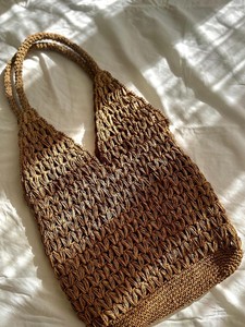 Sac fourre-tout en raphia fait main au crochet, sac à bandoulière léger pour la plage - Product Image 3