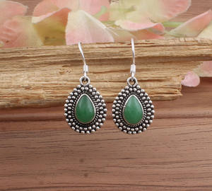 ต่างหูหยกเขียวธรรมชาติ 925 เงินสเตอร์ลิง ประดับด้วยหยกเจไดต์แท้ ต่างหูห้อยทรงหยดน้ำ สำหรับผู้หญิง ทำด้วยมือ เหมาะสำหรับงานแต่งงานและงานปาร์ตี้ - Product Image 4