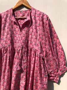 เดรสลำลองพิมพ์ลายดอกไม้ คอวีลึก ผูกเชือก ทรงหลวม เอวธรรมชาติ ชุดนอน - Product Image 2