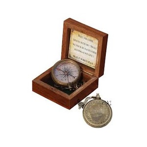 Brújula Redonda de Latón Pulido Chapada en Oro con Tema de Amor para Navidad - Product Image 6