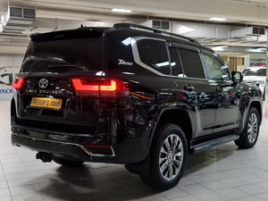 Toyota Land Cruiser LC300 Modèle 2024 |   SUV de luxe |   7 places |   4x4 |   Moteur turbo |   Qualité d'exportation neuve - Product Image 4