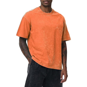 Camiseta con lavado ácido y detalles de parches, tela en contraste en los codos, logo pequeño en el pecho, corte relajado, camisetas con lavado ácido. - Product Image 6