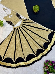Ensemble Lehenga en Soie Indienne et Pakistanaise Noir et Or, Brodé de Paillettes, Longueur Ras du Sol, Robe Traditionnelle Vintage avec Dupatta pour Mariage - Product Image 5