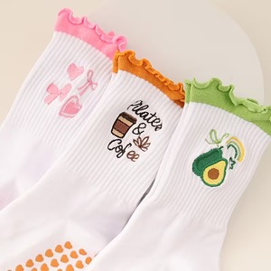 Chaussettes blanches personnalisées avec logo, broderie de fruits, antidérapantes, en coton, pour yoga, pour femmes adultes, printemps - Product Image 1