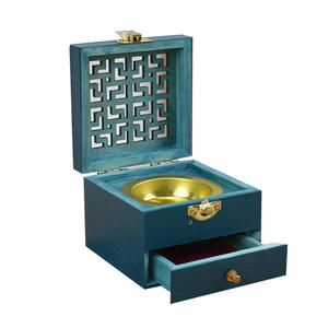 Brûleur décoratif de luxe en résine artisanale effet marbre pour encens et parfums d'ambiance - Product Image 1