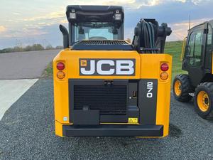 Chargeuse compacte sur chenilles JCB 270 2025 à essence, moteur 92 kW haute efficacité, jaune, 1 tonne - Product Image 3