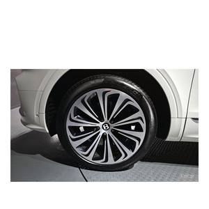 Bentley Bentayga 4.0 V8 modèle août 2021 avec 40 465 km, boîte automatique, sièges en cuir, caméra de recul - Product Image 5