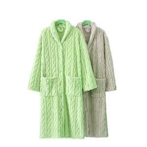 Peignoir en coton de style classique avec logo brodé, coupe confortable, idéal pour l'hôtellerie et l'usage domestique - Product Image 6