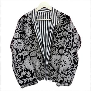 Chaqueta Acolchada con Cuello Mao y Bordado Floral Negro, Manga Larga, 100% Algodón Transpirable, Abrigo Elegante de Otoño para Mujer - Product Image 2