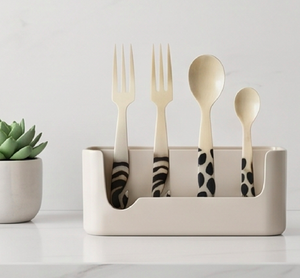 Ensemble de couverts modernes en métal avec poignées imprimées zèbre et léopard, compatibles lave-vaisselle, pour service de fête - Product Image 3