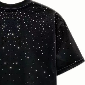 เสื้อยืดผู้ชายทรงปกติ สีดำ พิมพ์ลายตามสั่ง แขนสั้น คอกลม ผ้าเจอร์ซีย์คอตตอนระบายอากาศได้ดี น้ำหนัก 220 กรัม - Product Image 4