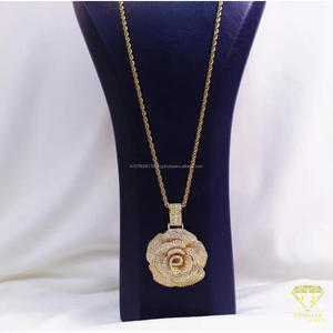 Pendentif Fleur de Rose Moissanite Sertie de Diamants en Argent Sterling 925 Plaqué Or Jaune, Collier Hip Hop, Bijoux - Product Image 6
