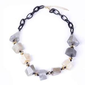 Collar con Colgante de Resina Único, Joyería de Resina Epoxi Hecha a Mano, Collar de Moda, Regalo para Mujer, Joyería Artesanal - Product Image 4