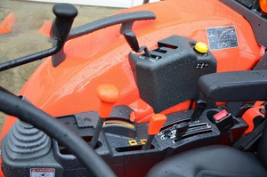 Tractor MAVERICK M7060 2026, 210HP, 4WD, Transmisión por Engranajes, Equipo de Trabajo Pesado, Listo para Exportación, con Garantía de 5+ Años, Suministro al por Mayor - Product Image 4