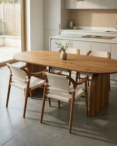 Juego de Mesa de Comedor Ovalada de Madera de Teca Estilo Japandi, Sillas de Comedor Modernas, Fabricante de Muebles de Indonesia - Product Image 1