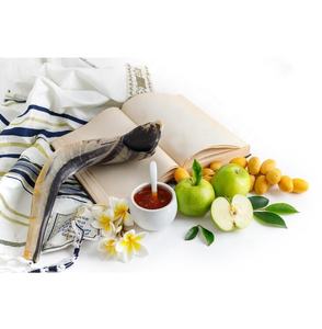 เขาสัตว์แท้สำหรับเทศกาลสำคัญของชาวยิว เขาแกะธรรมชาติ ของตกแต่ง พกพาสะดวก ของขวัญจากอิสราเอล ขนาด 25-30 ซม. ขัดเงา - Product Image 3