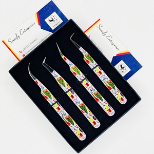 Pinzas para Pestañas de Acero Inoxidable Profesionales, Duraderas, Suaves y Precisas, de 10 mm, con Recubrimiento de Papel con Estampado de Árbol de Navidad - Product Image 2