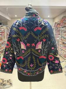 Chaqueta de terciopelo bordada a mano para mujer, cuello mandarín, manga larga, estampado floral, estilo Prairie Chic, ropa de otoño, regalo para ella - Product Image 6