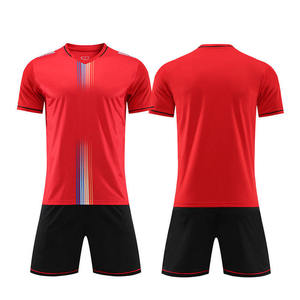 Conjunto de uniforme de fútbol profesional personalizado con estampado para uso competitivo y de entrenamiento - Product Image 2