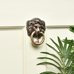 Battant de porte en laiton tête de lion, très vendu, personnalisé, durable, pour la décoration de portes de maison et de ferme, avec anneau de porte moderne en métal - Product Image 3