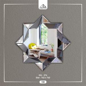 Este espejo está diseñado para ser un punto de atención llamativo, perfecto para añadir un toque de glamour y lujo contemporáneo a cualquier habitación. - Product Image 5