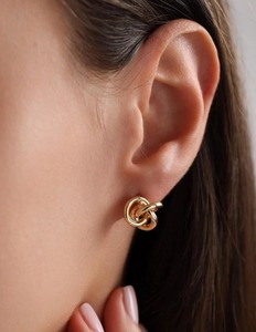 Pendientes de Botón con Nudo Chapados en Oro de 18K, Joyería Unisex Minimalista para Uso Diario - Product Image 3