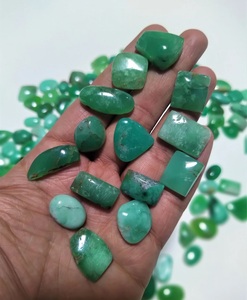 Pierre précieuse en cabochon naturelle, Chrysoprase, forme et taille variées, dos plat - Product Image 1