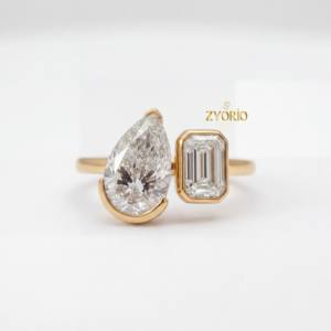 Exquisito Anillo de Compromiso para Mujer con Diamante Esmeralda Corte Pera, Engastado en Bisel, Diamante Cultivado en Laboratorio, Oro de 14K, Inspirado en la Naturaleza, para Boda o Fiesta - Product Image 6