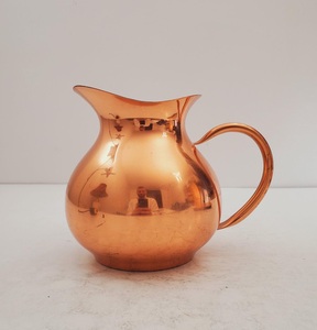 Jarra de Agua de Cobre Hecha a Mano con Asa de Latón, Jarra de Bebidas de Lujo para Restaurantes, Hoteles, Hogares y Servicios de Catering - Product Image 1