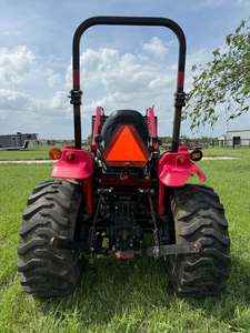 Tracteur Mahindra Série 6000 à vendre – Équipement robuste à prix avantageux pour l'agriculture, la plantation, le labour et la préparation des terres - Product Image 4