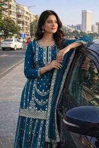 Conjunto de Kurta Sharara Dupatta Azul Bordado, Traje Tradicional Indio para Mujer, Ropa Festiva para Bodas y Fiestas - Product Image 2