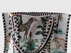 Bolso de lona acolchado con estampado de animales tropicales, estilo bohemio, parte superior abierta, para ir de compras, viajar, todas las estaciones - Product Image 5