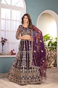 Tenue ethnique traditionnelle indienne pour Diwali, en tissu filet papillon, avec broderie lourde, travail de codage de sequins et motifs, Lehenga Choli Dupatta - Product Image 3