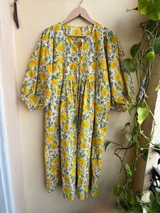 เดรสยาวโบฮีเมียนลายดอกไม้ ผ้าฝ้ายพิมพ์ลายด้วยมือ แขนยาว คอทรงโอ เดรสยาวพิมพ์ลายดอกไม้สำหรับผู้หญิง - Product Image 2