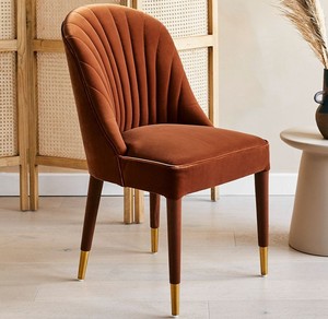 Chaise de salle à manger moderne en velours avec pieds en bois et accents dorés, style design mid-century, pour la maison, les restaurants et les bars - Product Image 3