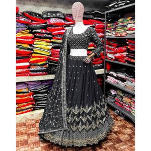 Lehenga Choli de Fiesta para Mujer de Diseñador con Bordado de Lentejuelas - Product Image 3