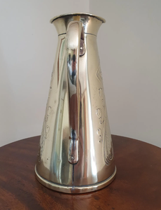 Pichet en cuivre avec poignée en laiton finition antique, carafe décorative pour table de mariage, écologique et personnalisable - Product Image 3