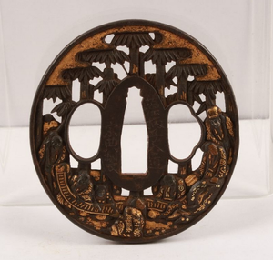 Tsuba japonais de la période Edo en fer avec incrustation d'or, motif Sept Sages et Ruisseau de Bambous, pour garde de sabre rond Sukashi, École Soten - Product Image 6