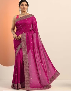 Sari en soie mélangée KV Magenta brodé avec un chemisier non cousu - Product Image 1
