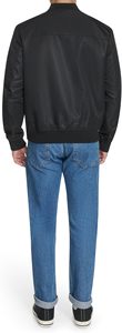 เสื้อแจ็คเก็ตบอมเบอร์ MA-1 ผ้าซาตินสำหรับผู้ชาย แบบไม่บุใย - Product Image 5
