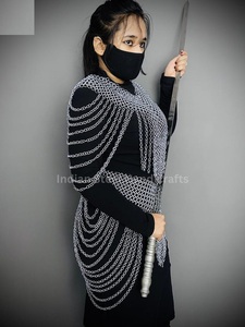 Ensemble haut et jupe en maille métallique moderne plaqué argent, tenue de costume et d'armure tendance pour homme - Product Image 3