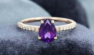 แหวนหมั้นพลอยอเมทิสต์สีม่วงทรงลูกแพร์ 3 กะรัต ชุบทองคำชมพู 14k - Product Image 3