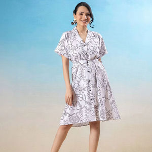 ชุดเดรสชีฟองยาวระดับเข่าสำหรับผู้หญิง ดีไซน์หรูหรา แขนสั้น ติดกระดุม พิมพ์ลาย มีเข็มขัด ผ่าข้าง เอวธรรมชาติ ซักได้ ทรงปกติ - Product Image 1