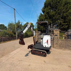 Miniexcavadora Premium Bobcat E17 diseñada para trabajos de paisajismo, excavación de zanjas, trabajos de servicios públicos y construcción. - Product Image 4