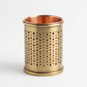 Portaplumas de Latón de Doble Pared Hecho a Mano de 9 cm con Funda de Cobre Perforada Zari para Decoración del Hogar, Hoteles, Bodas, Regalos de Mesa - Product Image 1