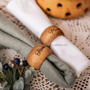 Servilleteros decorativos de resina con hermosas inclusiones para combinar con su configuración de comedor y dejar una impresión duradera. - Product Image 1