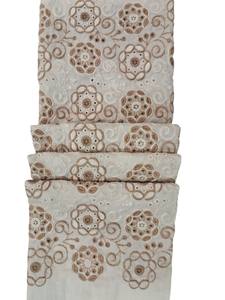 Tissu brodé marron et blanc à motifs floraux ajourés avec des spirales enroulées, matière haut de gamme pour robes – Vente chaude - Product Image 4