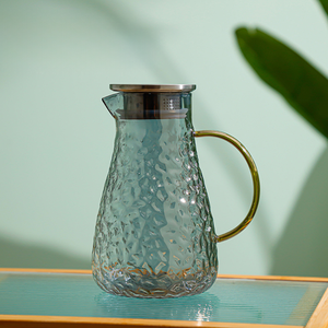 Brocca per <span class=keywords><strong>Acqua</strong></span> Fredda in Vetro Borosilicato Stile Americano Moderno da 61oz, Manico in Vetro Resistente al Calore, Coperchio in Acciaio Inox, per Uso Domestico - Product Image 1